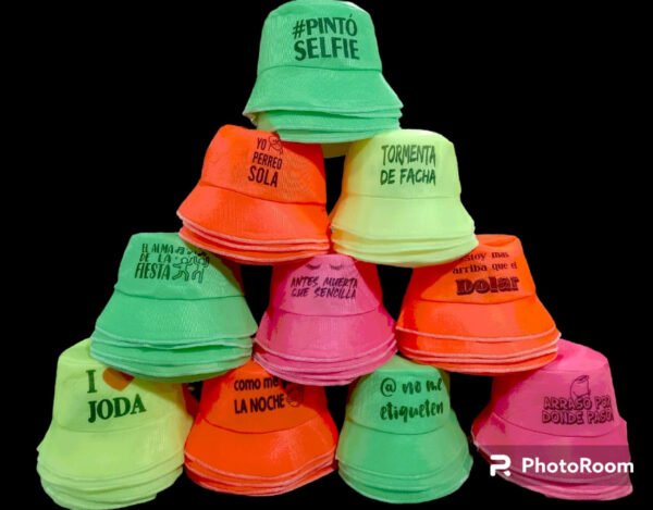 Promo 10 gorros pilusos con frases